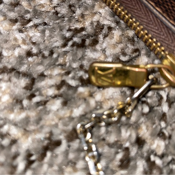 Authetic Louis Vuitton key cles pouch - Picture 5 of 8